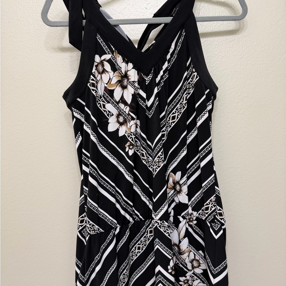 Black and White Floral Women Knee Length Dress